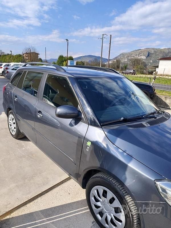 Usata Skoda Fabia 75 CV (55 kW) 2012 Blu Berlina