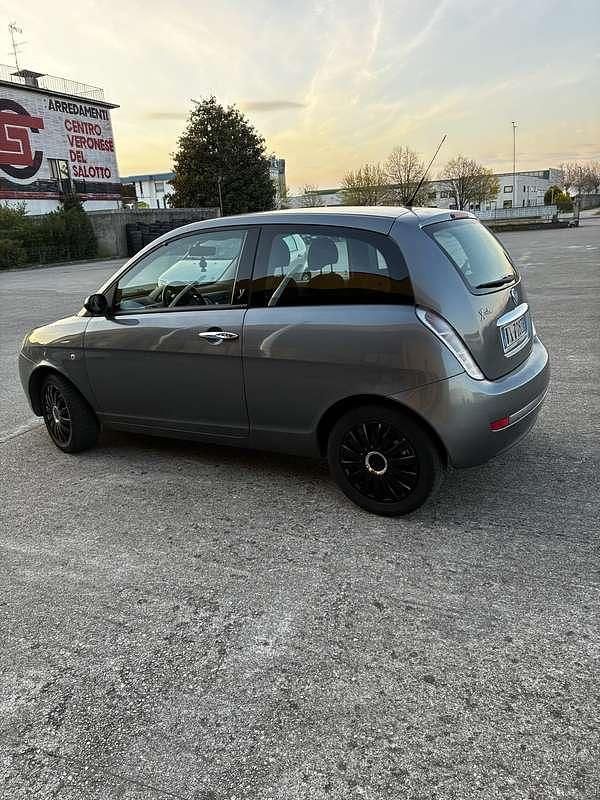 Usata Lancia Ypsilon 60 CV (44 kW) 2007 Grigio Utilitaria