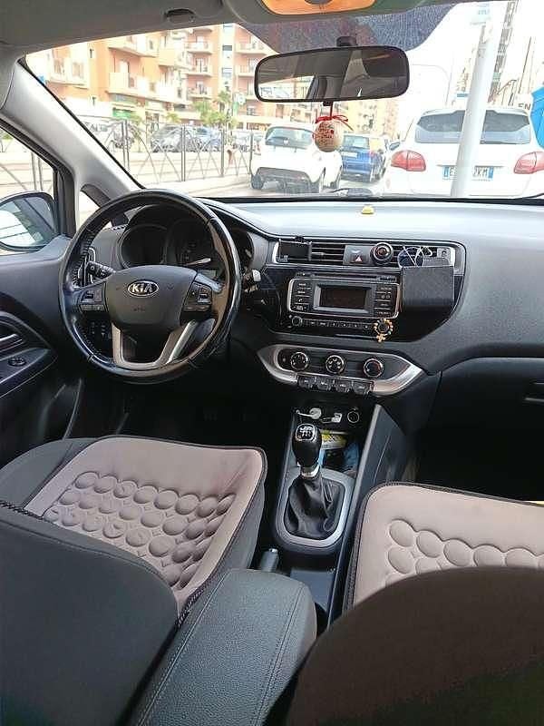Usata Kia Rio Active 75 CV (55 kW) 2016 Nero Utilitaria