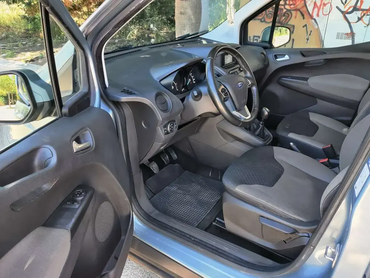 Usata Ford Tourneo Courier 99 CV (72 kW) 2018 Blu/azzurro Monovolume