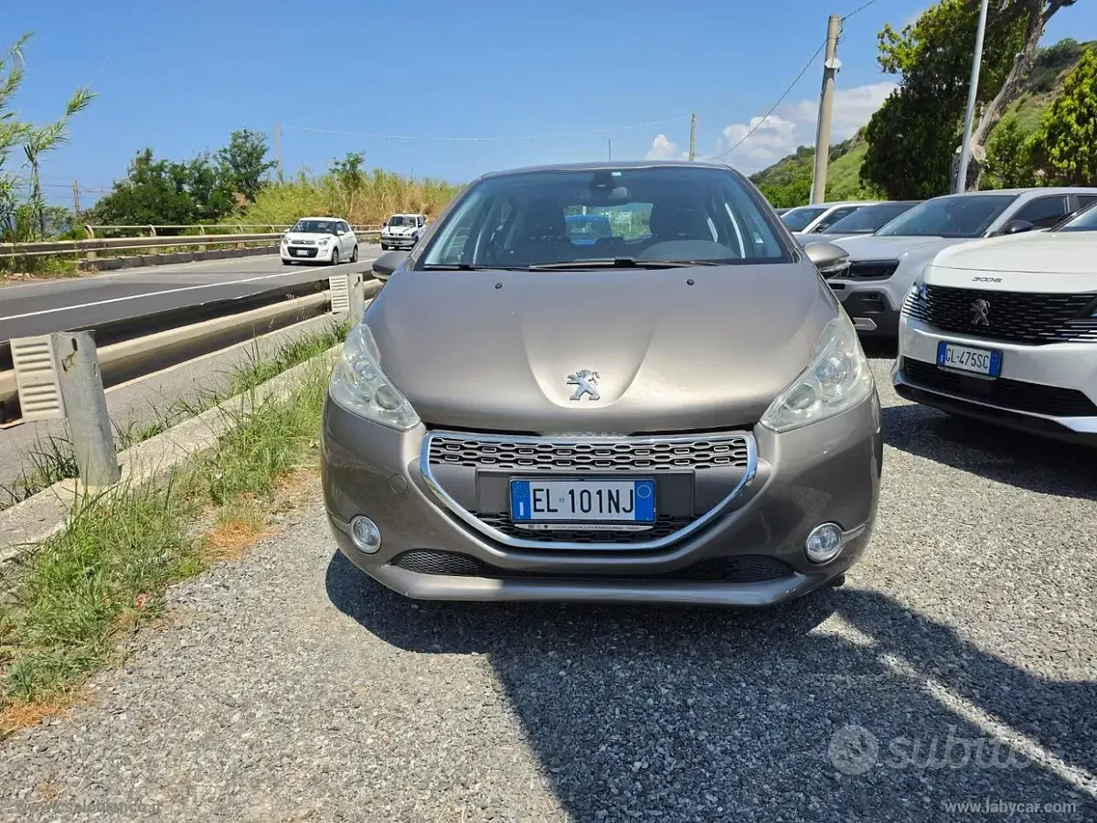 Usata Peugeot 208 Active 82 CV (60 kW) 2012 Utilitaria
