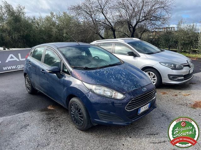 Usata Ford Fiesta 75 CV (55 kW) 2013 Blu Berlina