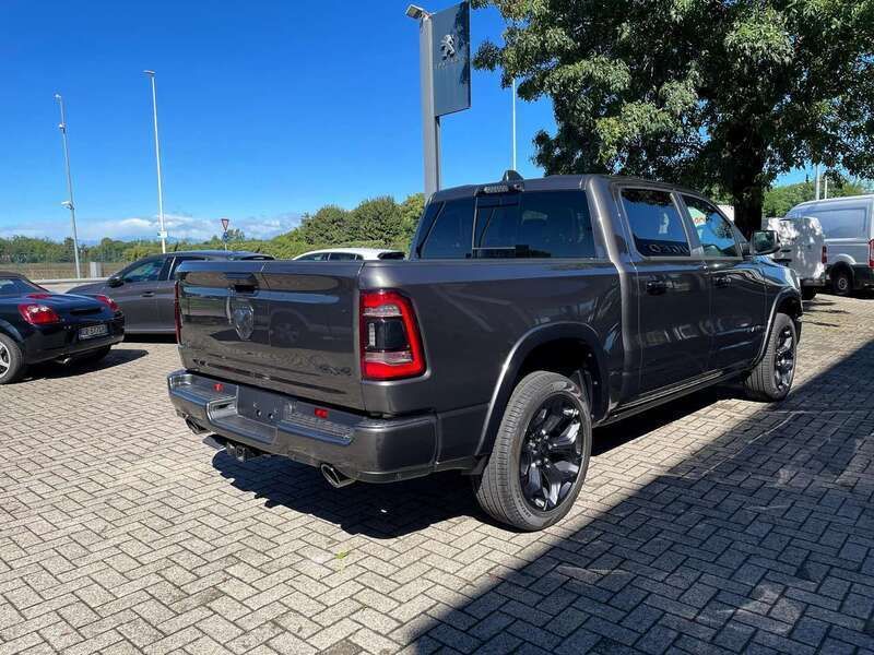 Usata RAM 1500 401 CV (294 kW) 2024 Grigio granite Pick-up