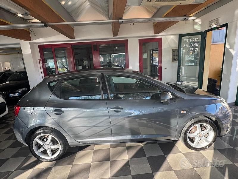 Usata Seat Ibiza FR 86 CV (63 kW) 2014 Grigio Berlina