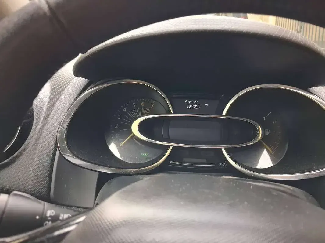 Second-hand Renault Clio IV 90 CP (66 kW) 2014 Galben Berlinǎ