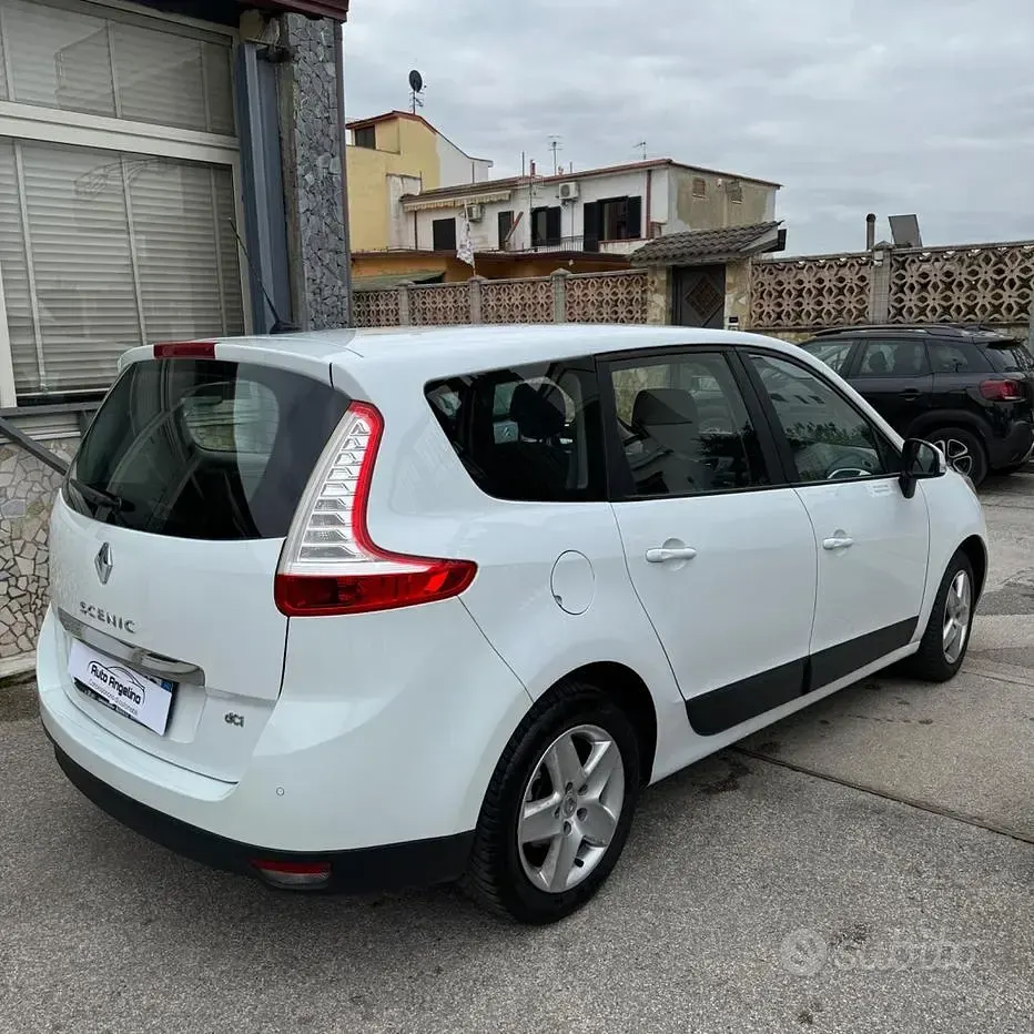 Usata Renault Scenic E-Tech Dynamique 131 CV (96 kW) 2011 Bianco Monovolume