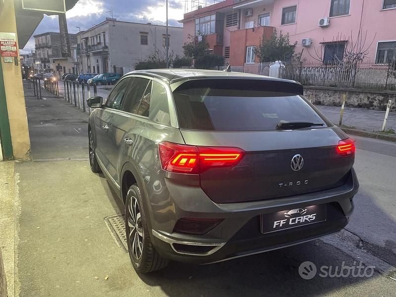 Usata VW T-Roc Style 150 CV (110 kW) 2019 Grigio SUV