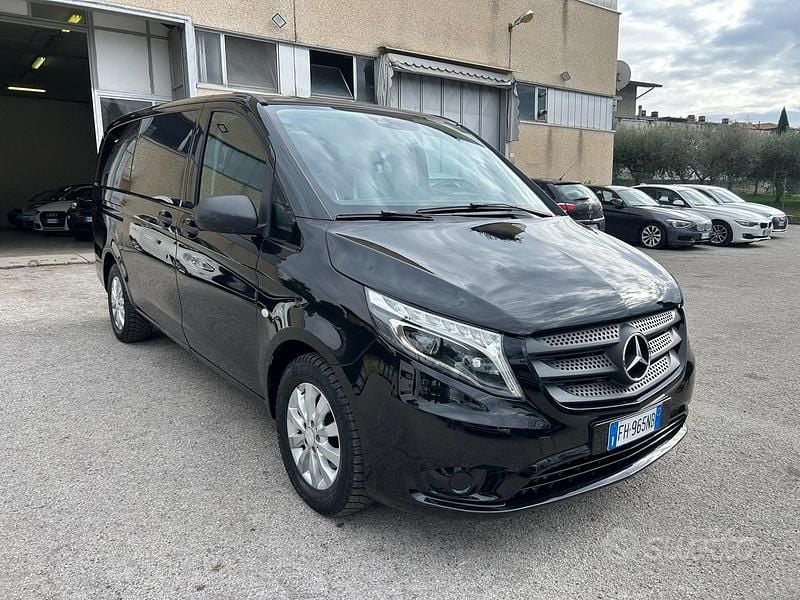 Usata Mercedes Vito 136 CV (100 kW) 2017 Nero Furgone