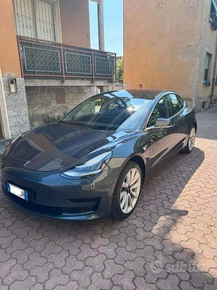 Usata Tesla Model 3 Standard Range 202 kW (275 CV) 2019 Grigio Berlina