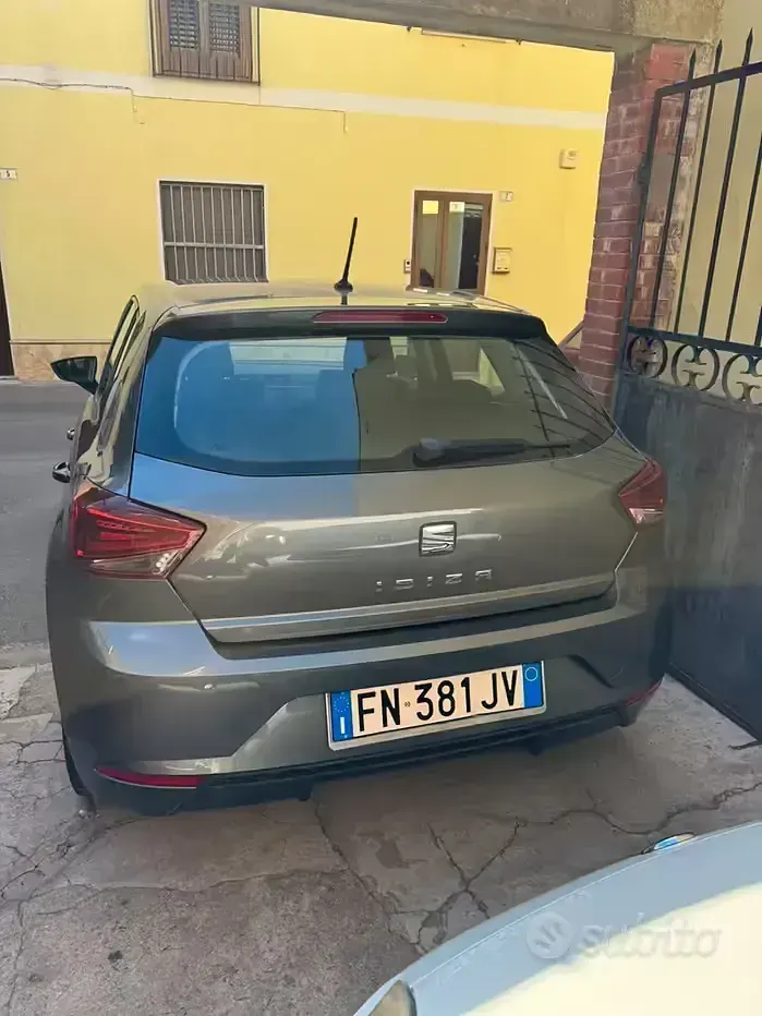 Usata Seat Ibiza 75 CV (55 kW) 2018 Grigio Utilitaria