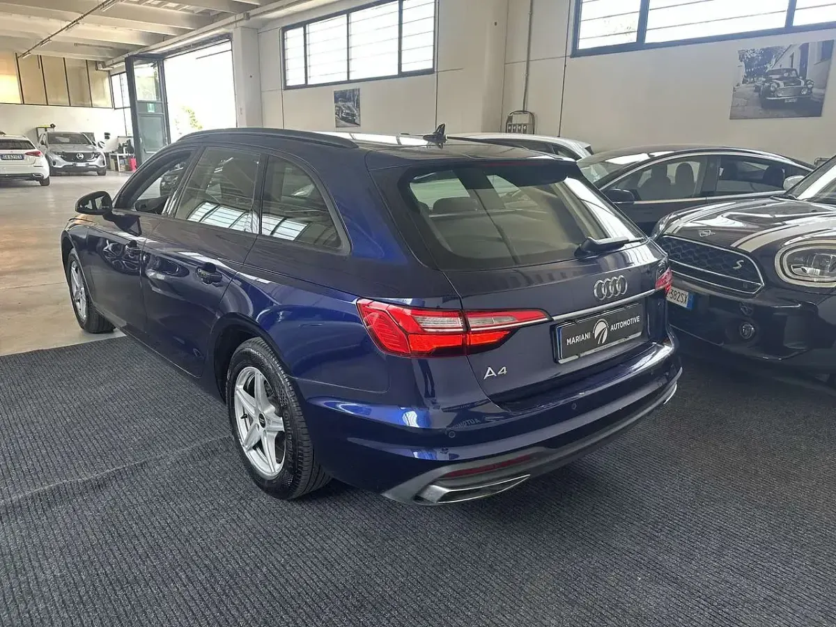 Usata Audi A4 Business 163 CV (119 kW) 2022 Blu/azzurro Station wagon