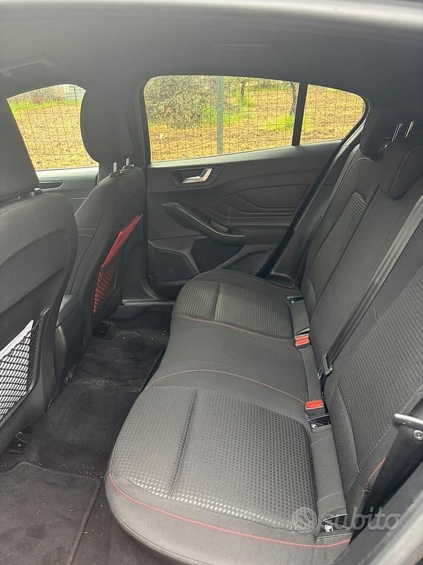 Usata Ford Focus ST-Line 120 CV (88 kW) 2024 Nero Berlina