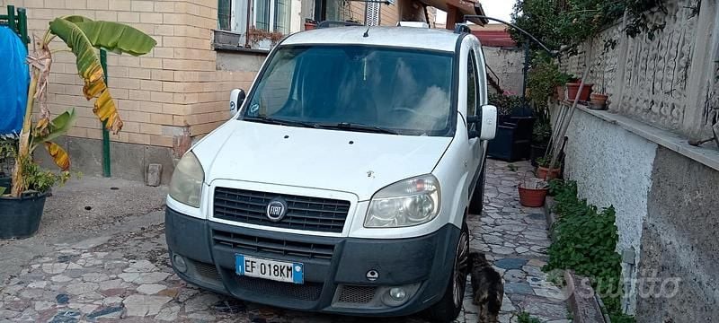 Usata Fiat Doblò 105 CV (77 kW) 2010 Bianco Monovolume