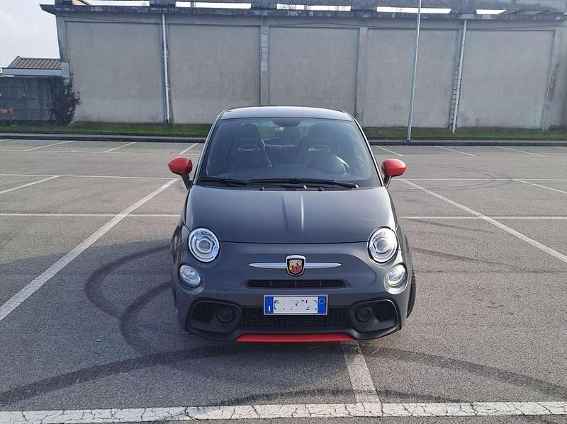 Usata Abarth 595 145 CV (106 kW) 2022 Grigio Utilitaria
