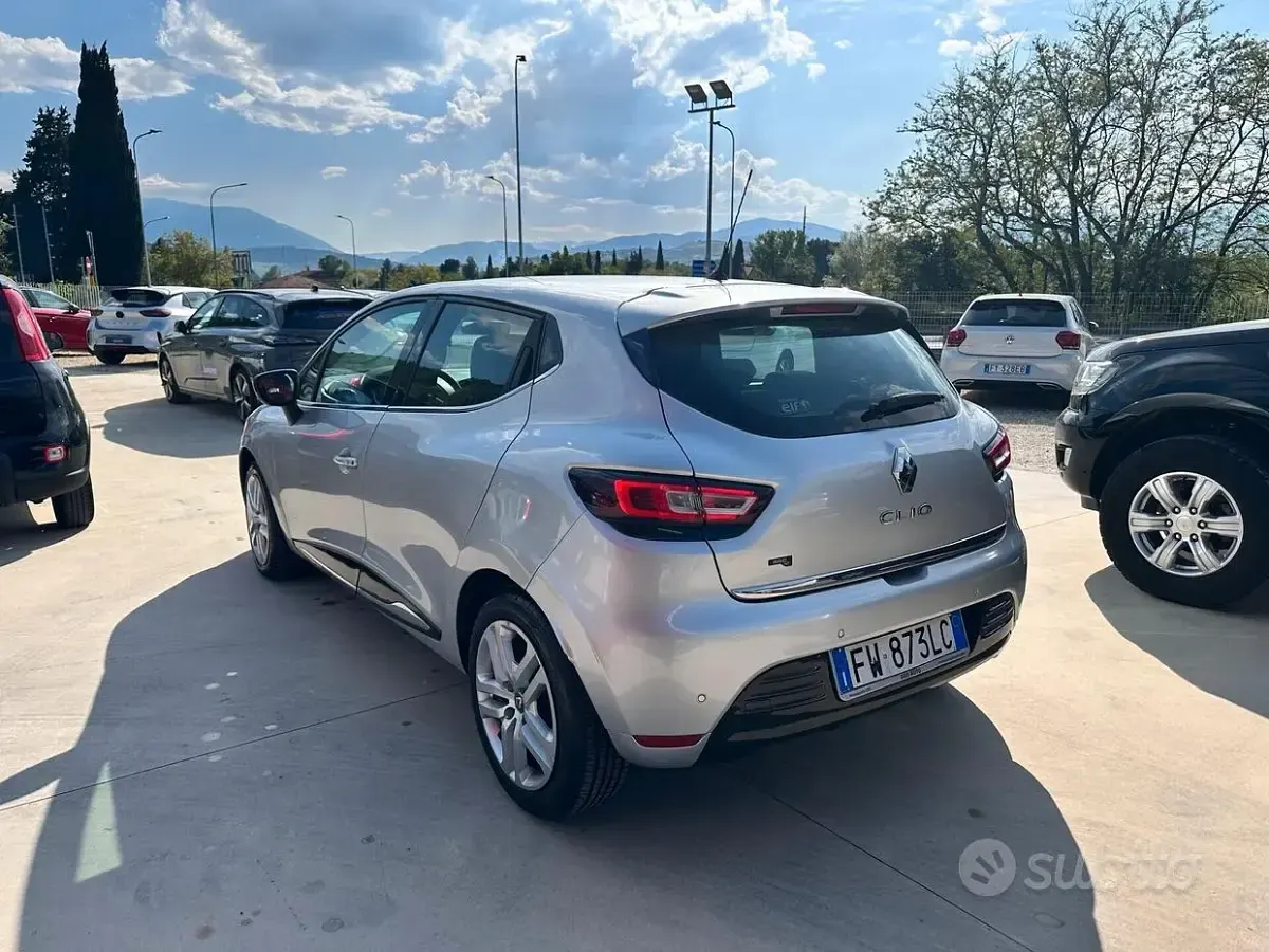 Usata Renault Clio IV 90 CV (66 kW) 2019 Grigio Berlina