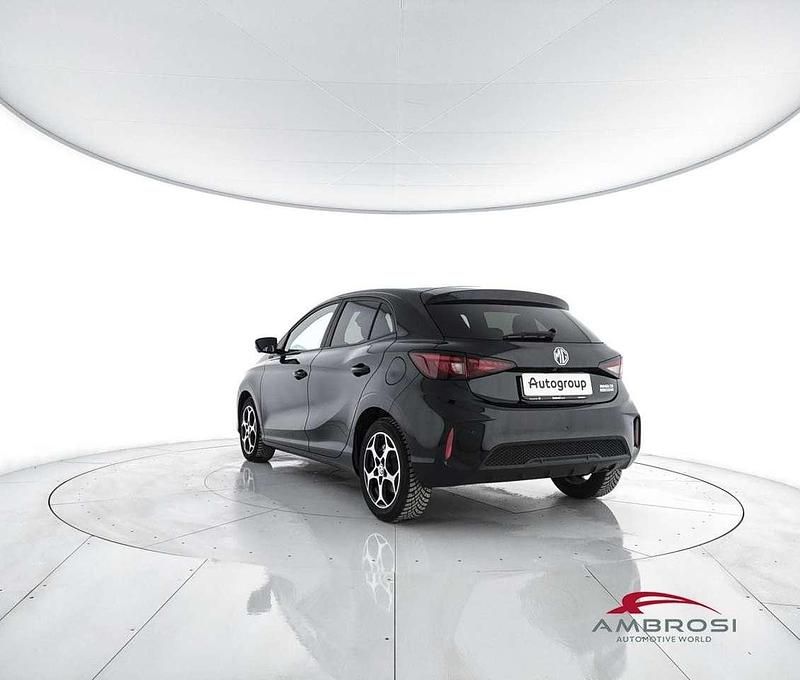 Usata MG MG3 Luxury 194 CV (142 kW) 2024 Pebble black Utilitaria