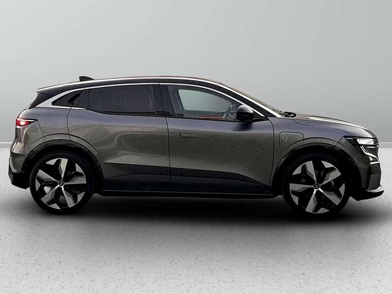 Usata Renault Megane E-Tech Iconic 160 kW (218 CV) 2023 Grigio scuro Berlina
