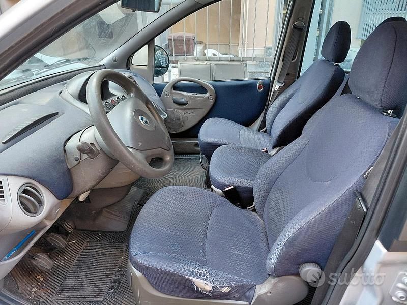 Usata Fiat Multipla 116 CV (85 kW) 2002 Grigio Monovolume