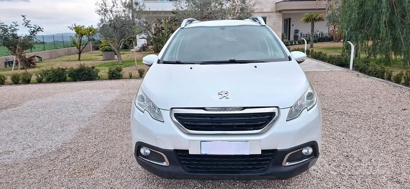 Usata Peugeot 2008 Allure 92 CV (67 kW) 2015 Bianco SUV