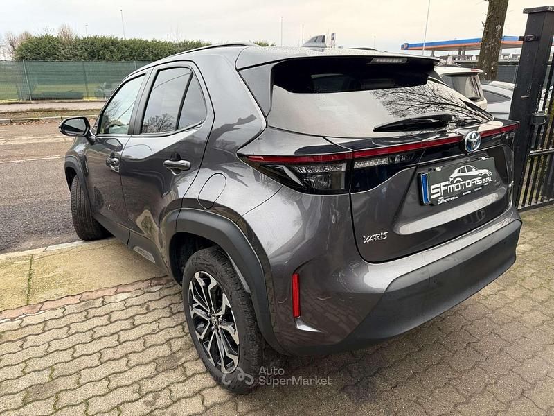 Usata Toyota Yaris Hybrid Trend 92 CV (67 kW) 2022 Grigio Station wagon