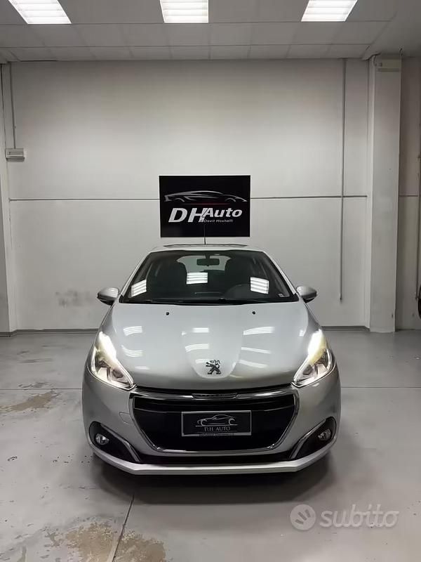 Usata Peugeot 208 75 CV (55 kW) 2017 Grigio Utilitaria