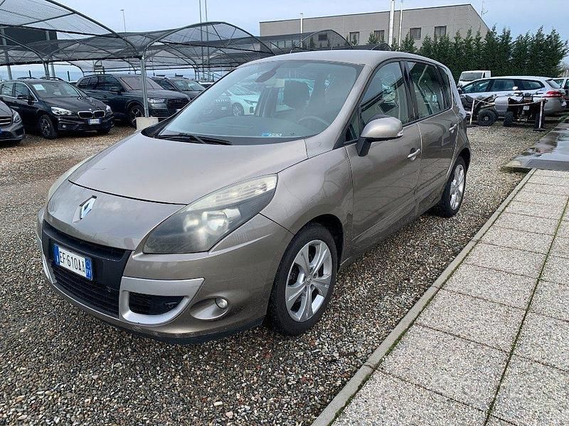Usata Renault Scénic III Dynamique 131 CV (96 kW) 2010 Grigio Monovolume
