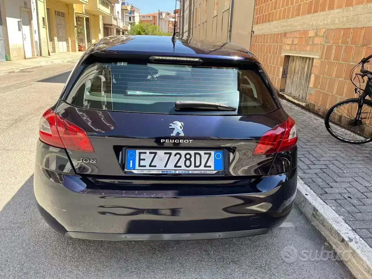 Usata Peugeot 308 116 CV (85 kW) 2015 Bluazzurro Berlina