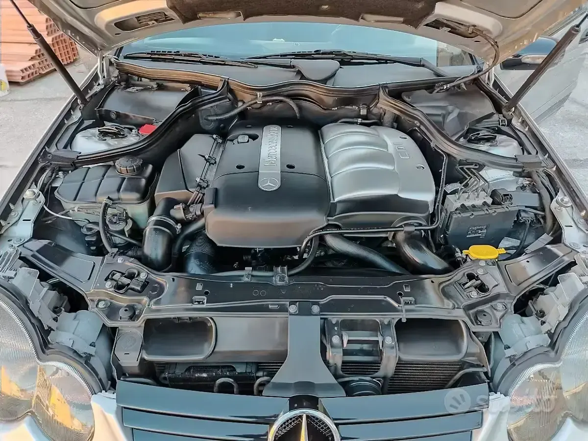 Usata Mercedes C220 143 CV (105 kW) 2001 Grigio Coupé