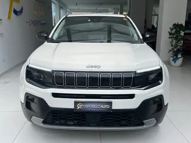 Usata Jeep Avenger Summit 101 CV (74 kW) 2024 Bianco metallizzato SUV