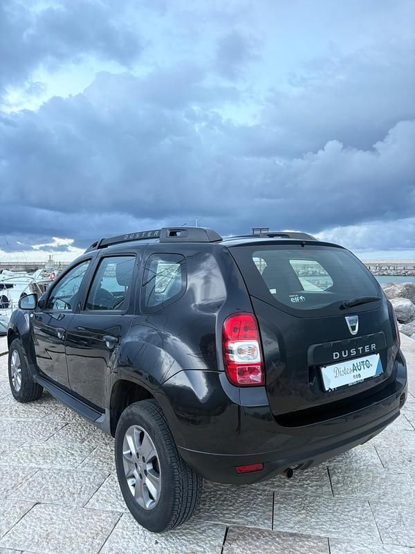 Usata Dacia Duster Lauréate 110 CV (80 kW) 2015 Nero SUV