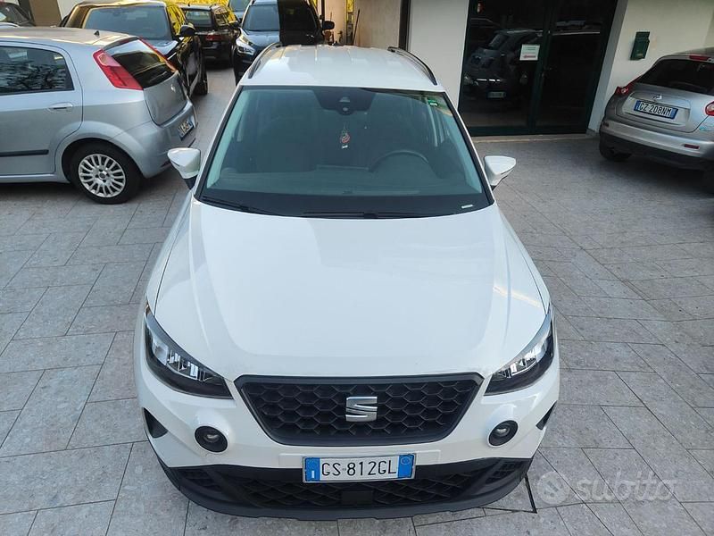 Begagnad Seat Arona Style 110 HK (80 kW) 2023 Vit SUV