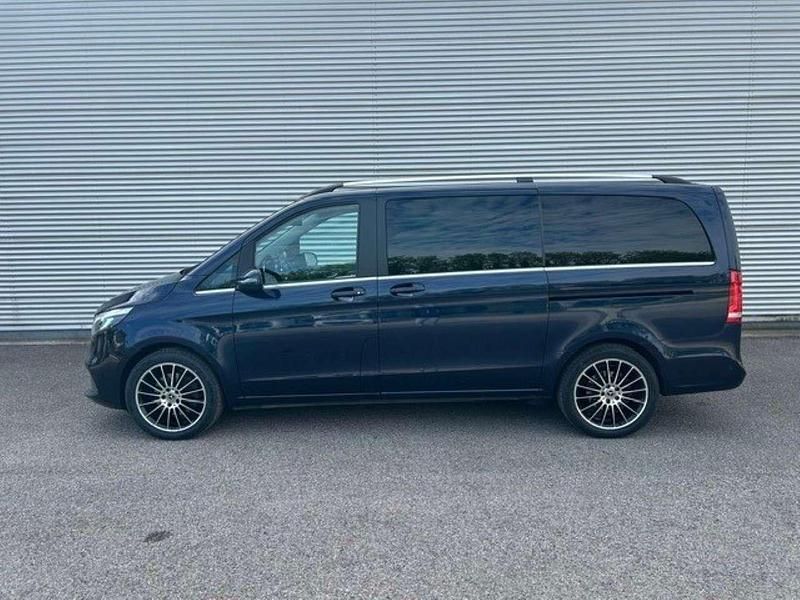 Usata Mercedes V300 239 CV (175 kW) 2019 Blu cavansite Monovolume