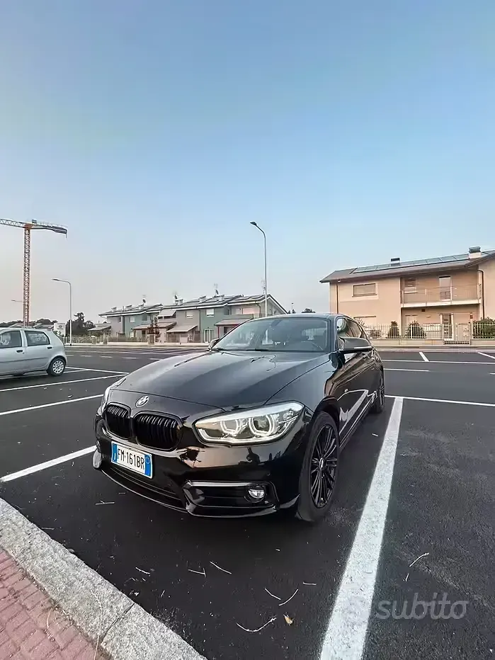 Usata BMW 118 150 CV (110 kW) 2017 Nero Utilitaria