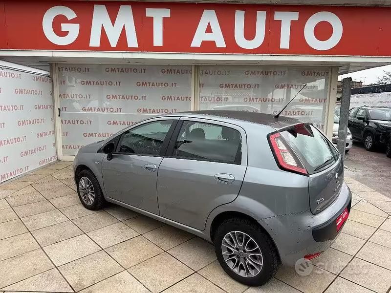 Usata Fiat Grande Punto 78 CV (57 kW) 2012 Grigio Utilitaria