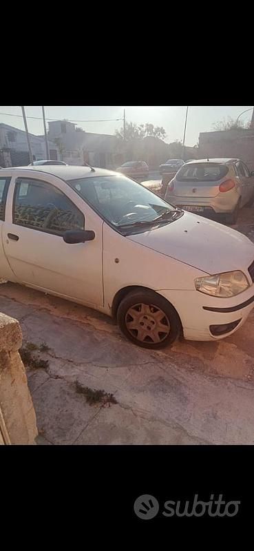 Usata Fiat Punto 69 CV (50 kW) 2007 Bianco Utilitaria