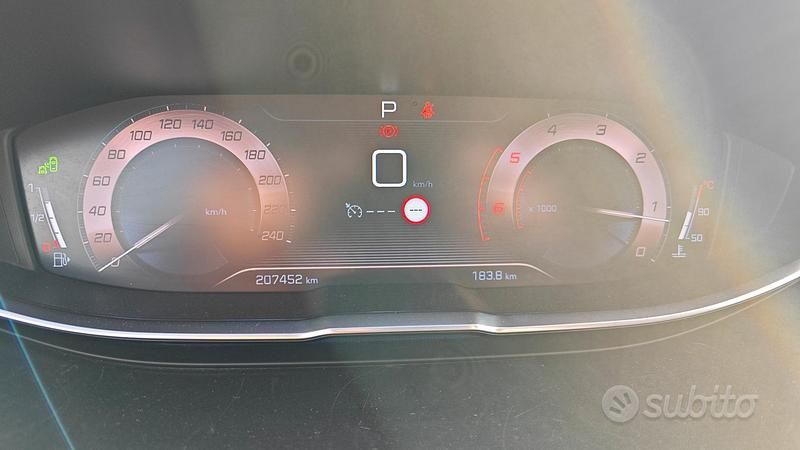 Usata Peugeot 3008 GT-line 120 CV (88 kW) 2018 Bianco SUV