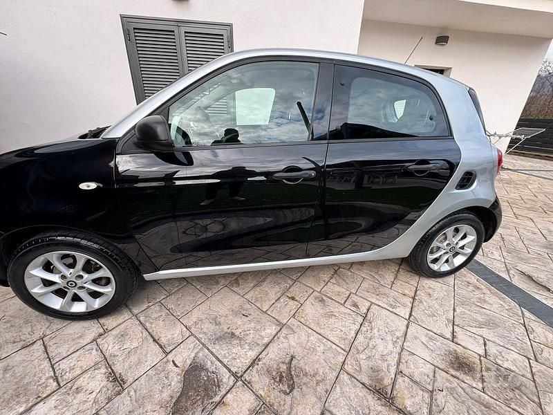 Usata Smart ForFour 71 CV (52 kW) 2017 Nero Utilitaria