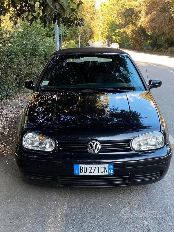 Usata VW Golf 101 CV (74 kW) 2019 Nero Cabrio