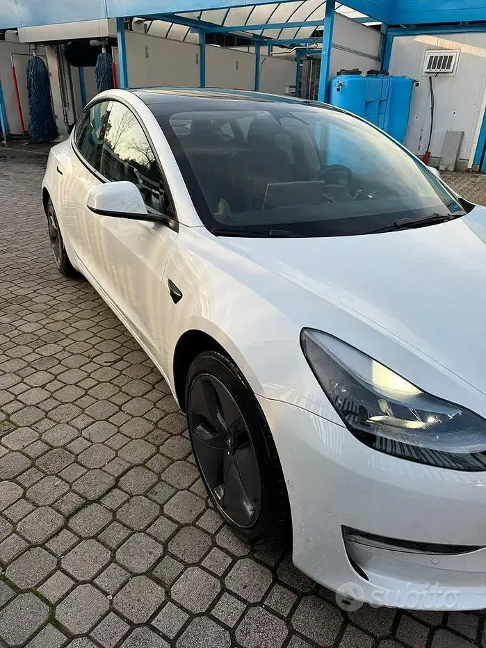 Usata Tesla Model 3 152 kW (208 CV) 2022 Bianco Berlina