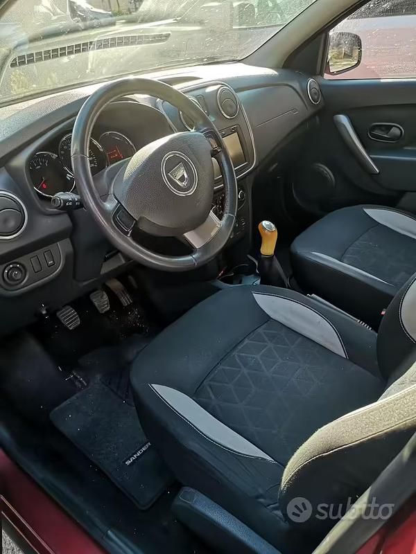 Usata Dacia Sandero Stepway 2013 Rosso Monovolume
