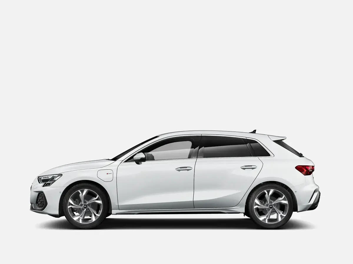 Nuova Audi A3 Sportback e-tron S-Line 204 CV (150 kW) 2026 Bianco ghiaccio metallizzato Utilitaria