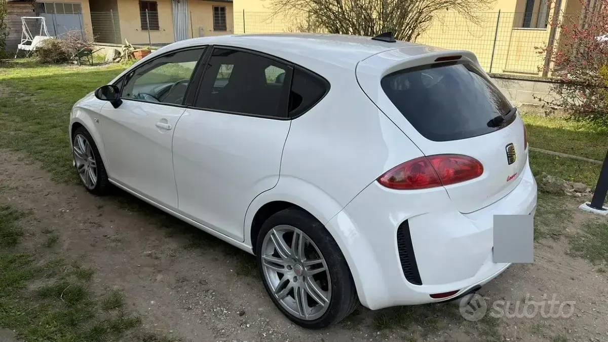 Usata Cupra Leon 241 CV (177 kW) 2009 Bianco Berlina