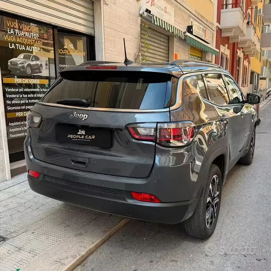 Usata Jeep Compass 131 CV (96 kW) 2024 Grigio SUV