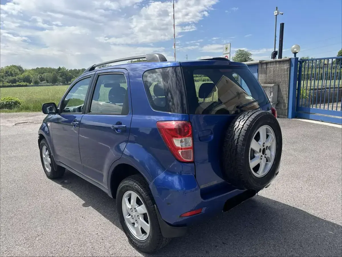 Usata Daihatsu Terios 105 CV (77 kW) 2006 Blu/azzurro SUV