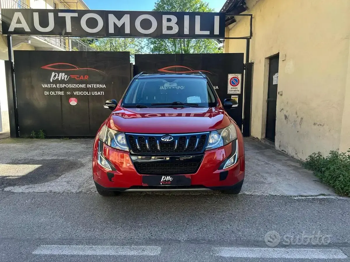 Usata Mahindra XUV500 140 CV (102 kW) 2018 Rosso SUV