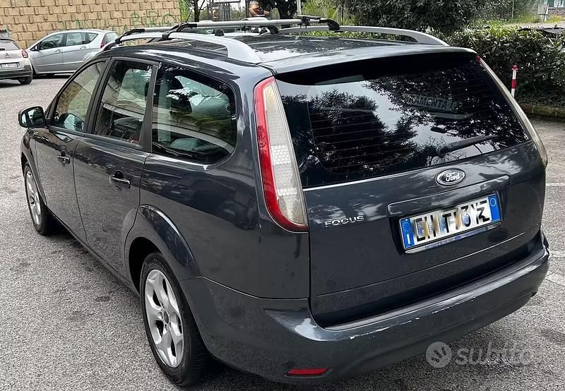 Usata Ford Focus Titanium 110 CV (80 kW) 2011 Grigio Station wagon