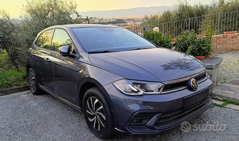 Usata VW Polo Highline 110 CV (80 kW) 2024 Grigio Utilitaria