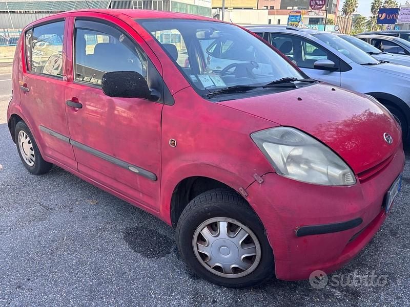 Rosso Usata 2008 Daihatsu Sirion HIRO Due volumi | 500 € (Super prezzo) - Immagine 1/4