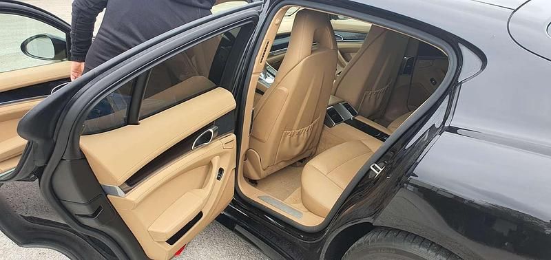 Usata Porsche Panamera 250 CV (183 kW) 2014 Nero Utilitaria