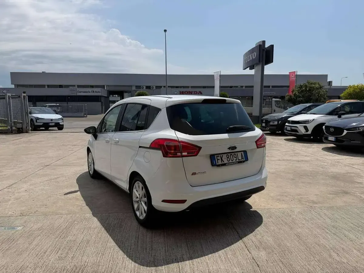 Usata Ford B-MAX Titanium 75 CV (55 kW) 2017 Frozen white Monovolume